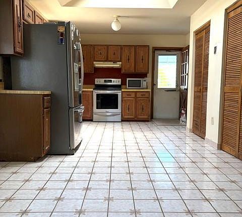 3rd image of 108 Kingbrook Rd