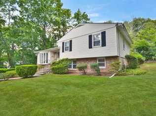 45 Saint George Pkwy, Yonkers, NY 10710