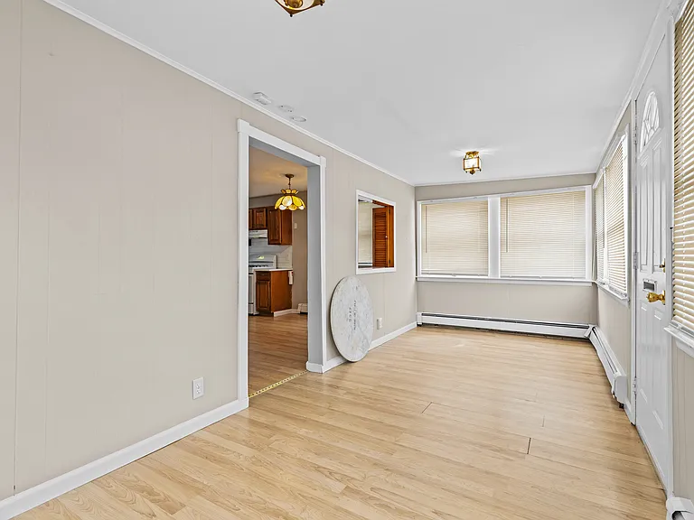 43 Virginia Ave — Photo 9