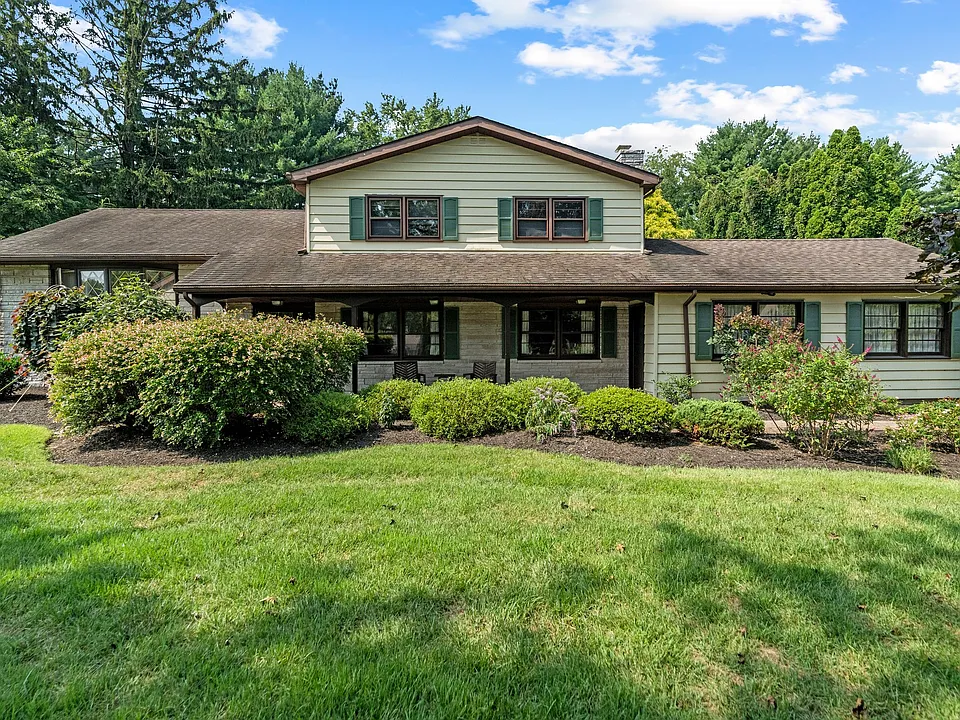 23 Jonathan Way