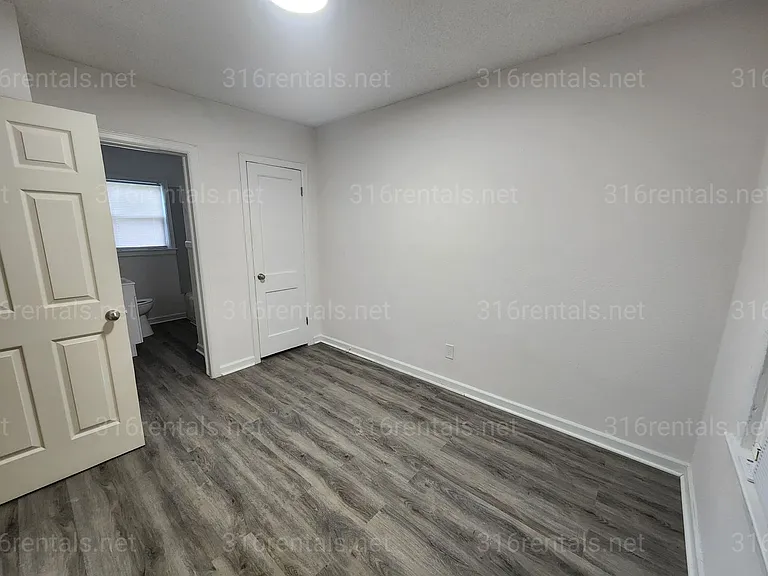 847 N Glendale St — Photo 4