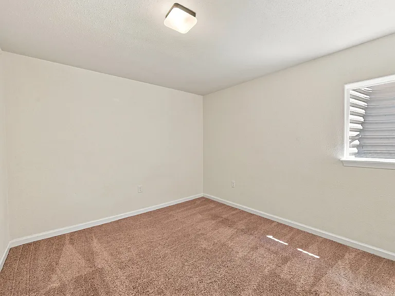 5644 Mountain Garland Dr — Photo 29