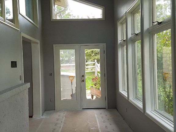 Entry Way/Sun Room