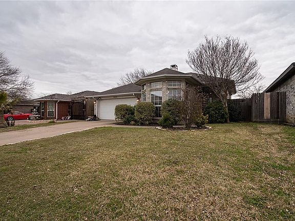 2nd image of 1625 Gainsborough Way
