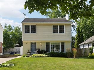 2604 Richards Dr SE, East Grand Rapids, MI 49506