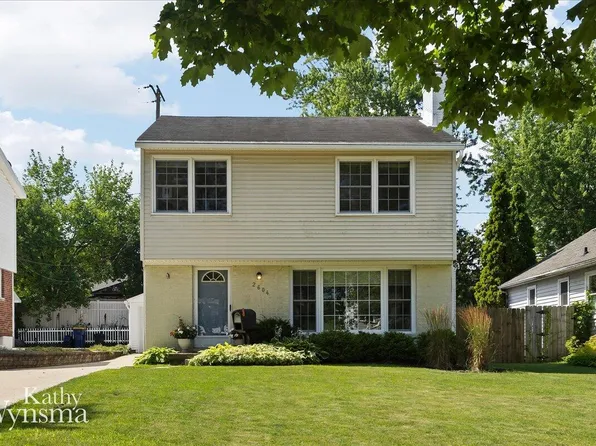 2604 Richards Dr SE, East Grand Rapids, MI 49506
