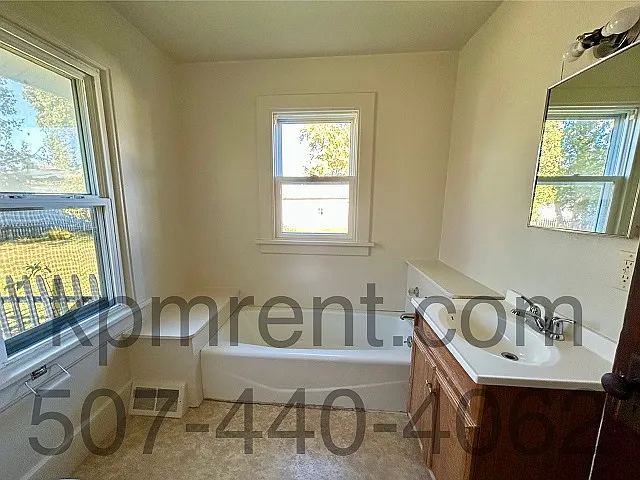 621 Oak St — Photo 10