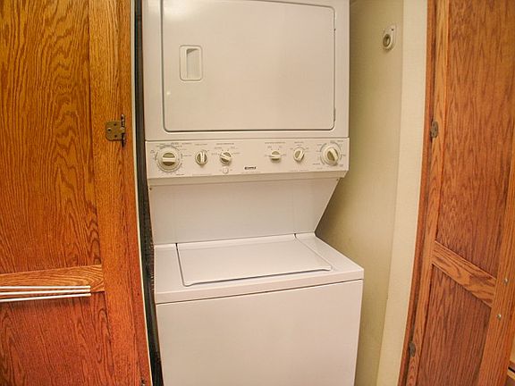 3rd image of 4249 Longridge Ave Unit 304