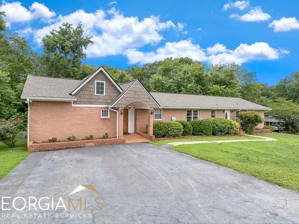 47 Marion St, Royston, GA 30662