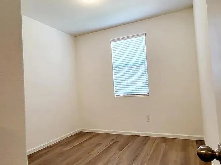 1642 Sanderling Ave — Photo 3