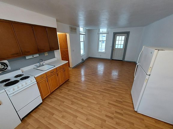 2nd image of 114 S Main St #C