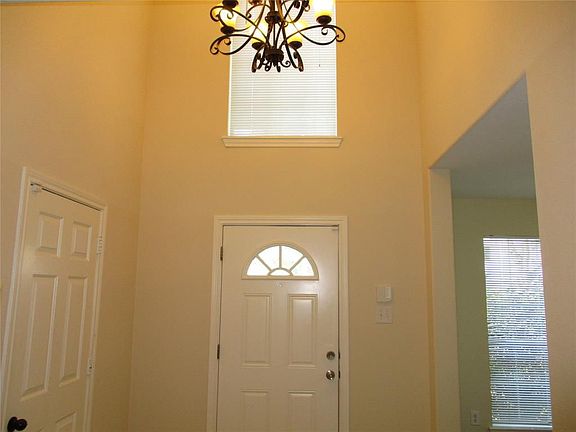 3rd image of 16707 Great Oaks Hollow Dr