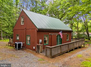 295 Creekview Ln, Berkeley Springs, WV 25411