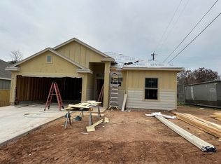 824 Driftwood Ln, Cottonwood Shores, TX 78657