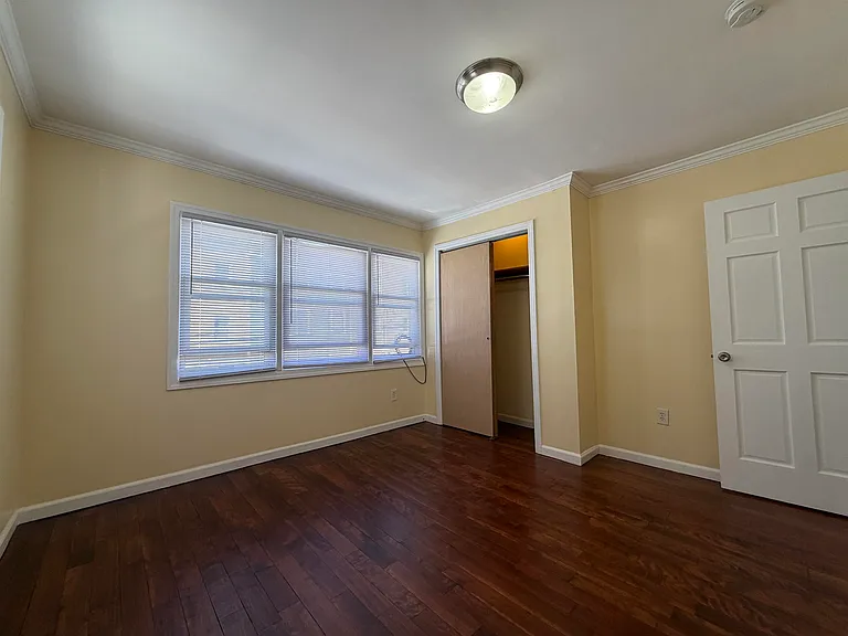 77 Hutton St #4 — Photo 5