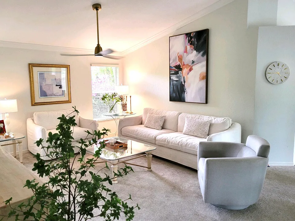 Emerald Bay Cir