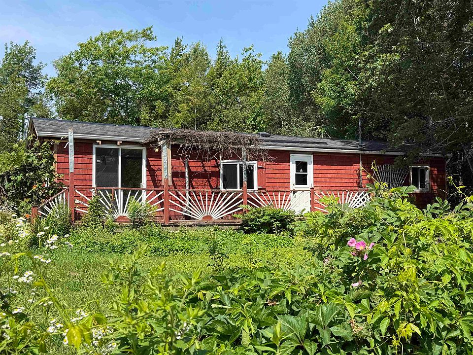 1st image of 3561 Gairloch Rd