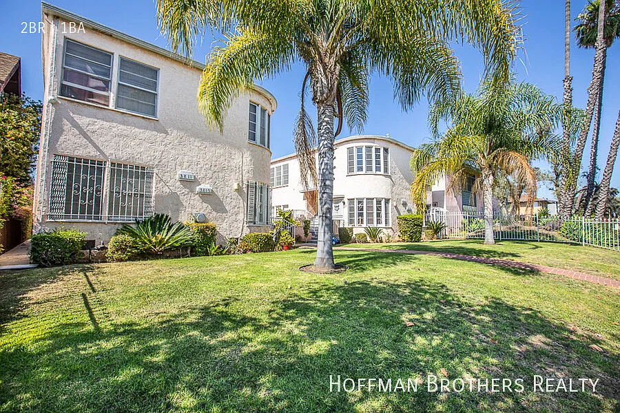 Newly Renovated Apartment Home In Prime Los Angeles — Photo 3