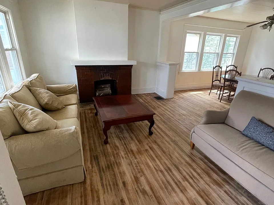 288 Chelsea Pl #1