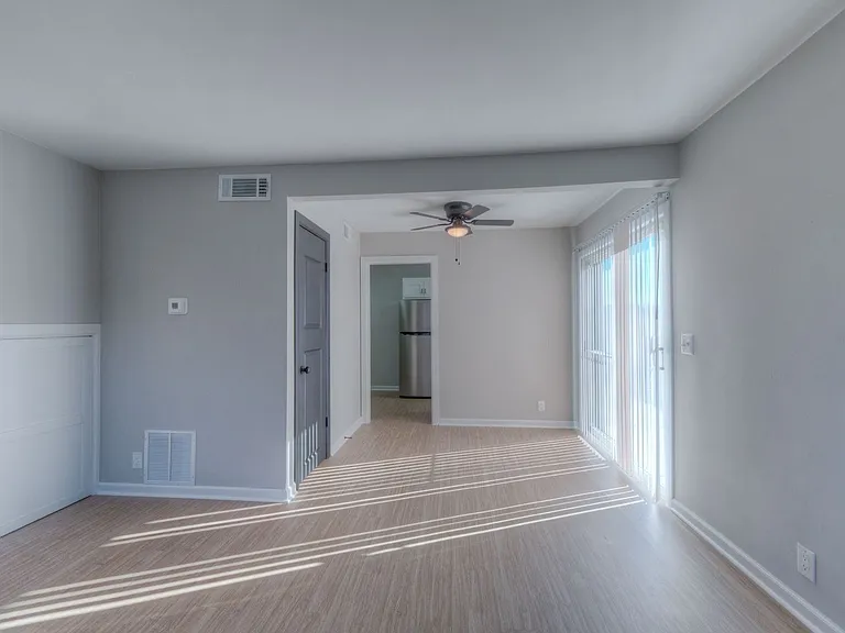 Windsor Village Townhomes — Photo 15