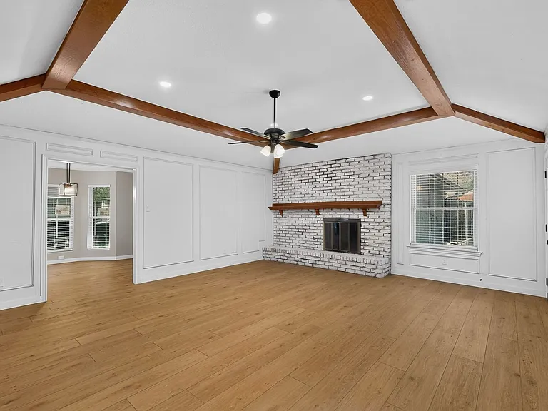 2308 Chamberlain Dr — Photo 7