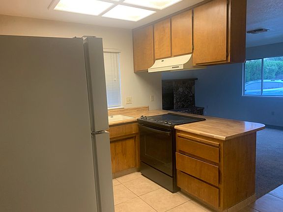 3rd image of 2128 57th St