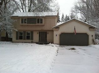 1643 Chateau Dr SW, Wyoming, MI 49519