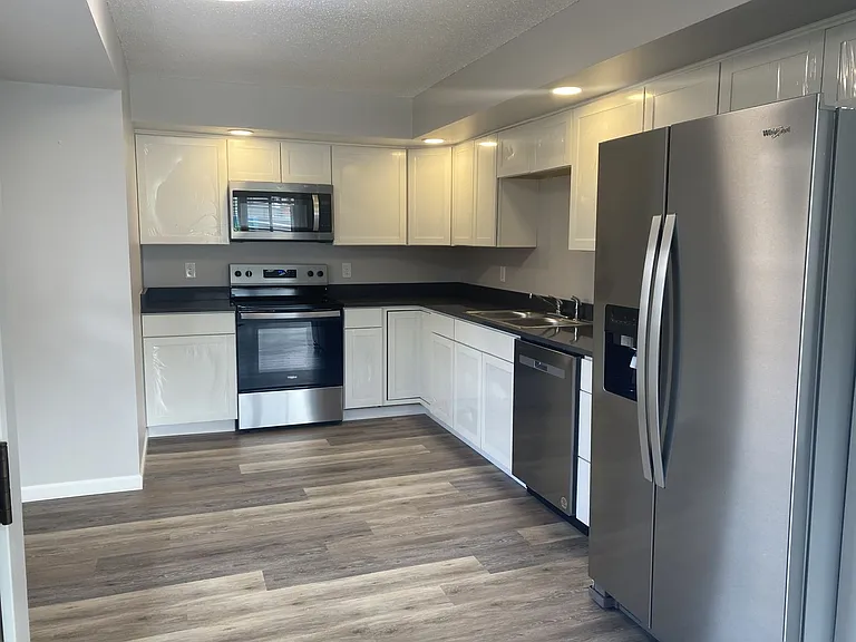 133 E Chelan Ave — Photo 18