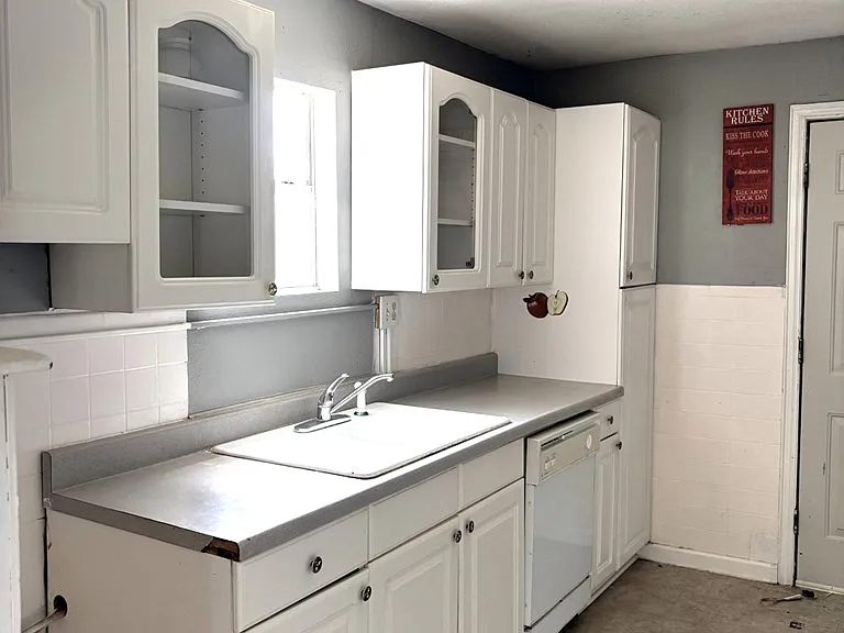324 Lindy Ave — Photo 5