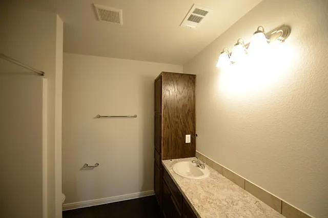 4507 Skyflower Ln — Photo 16
