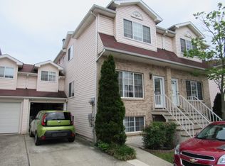 47 Meadow Ln, Staten Island, NY 10306