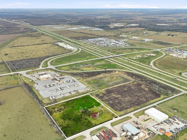 1839 W Henderson Rd, Angleton, TX 77515