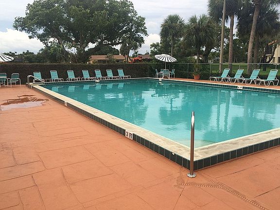Quiet pool