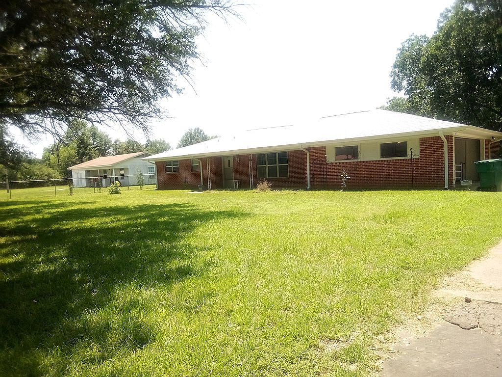 507 S Hubbard, Omaha, TX 75571 Zillow