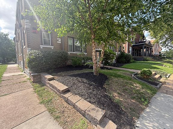 3rd image of 3539 Lawn Ave APT 1S