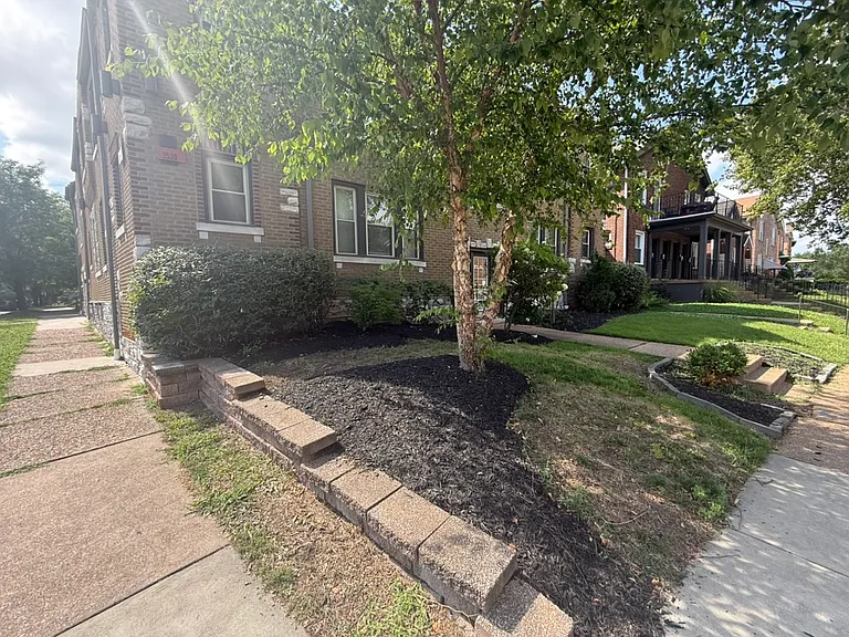 3539 Lawn Ave #1S — Photo 3