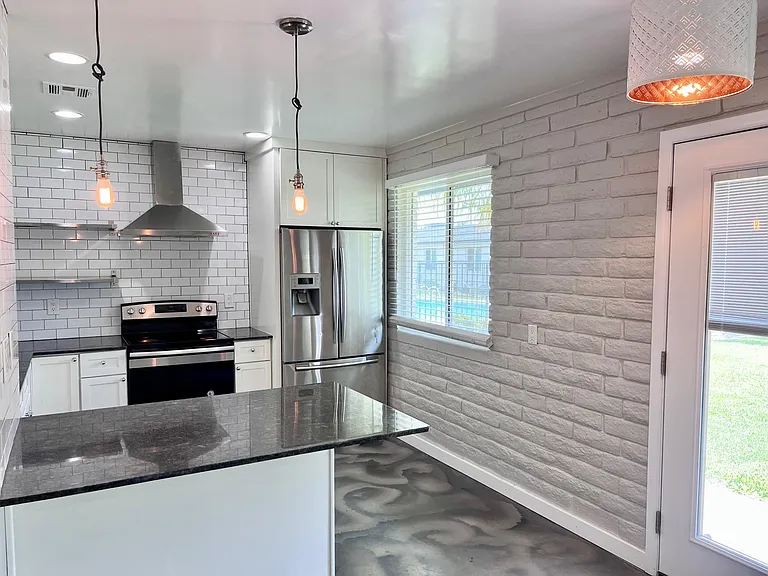 3212 N 37th St #9 — Photo 9