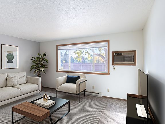 Fargo, ND Pacific Park Apartments | 21B | Living