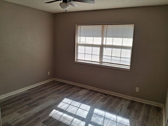2nd image of 1010 N Elm St