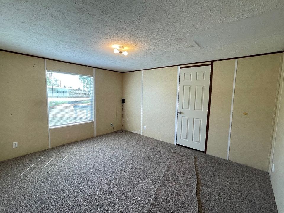 2nd image of 2180 Sunset Ln