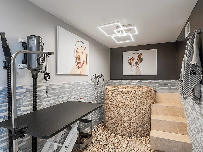 Landings of Brentwood Pet Spa