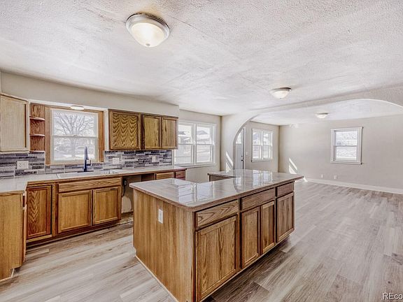 2nd image of 505 E Woodward Avenue