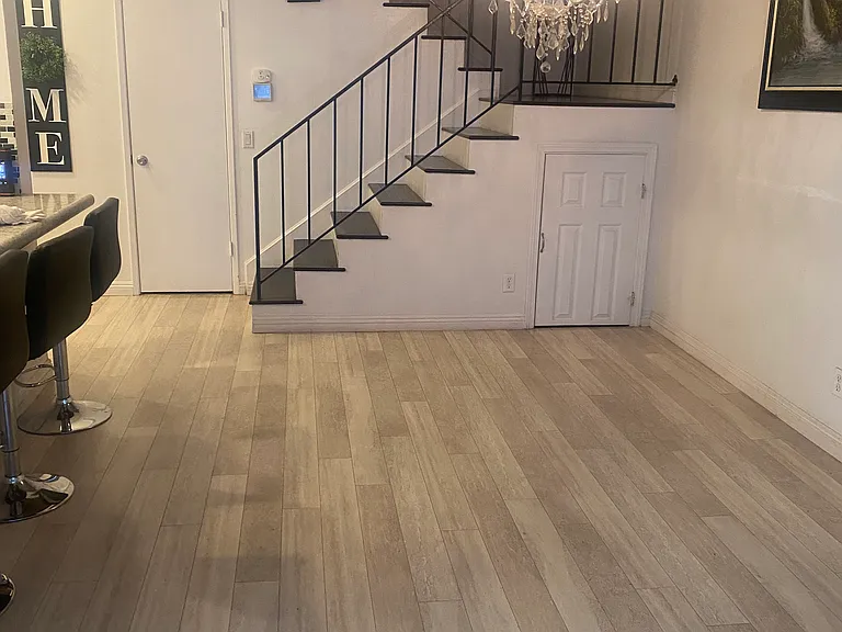 247 Oakwood St — Photo 2