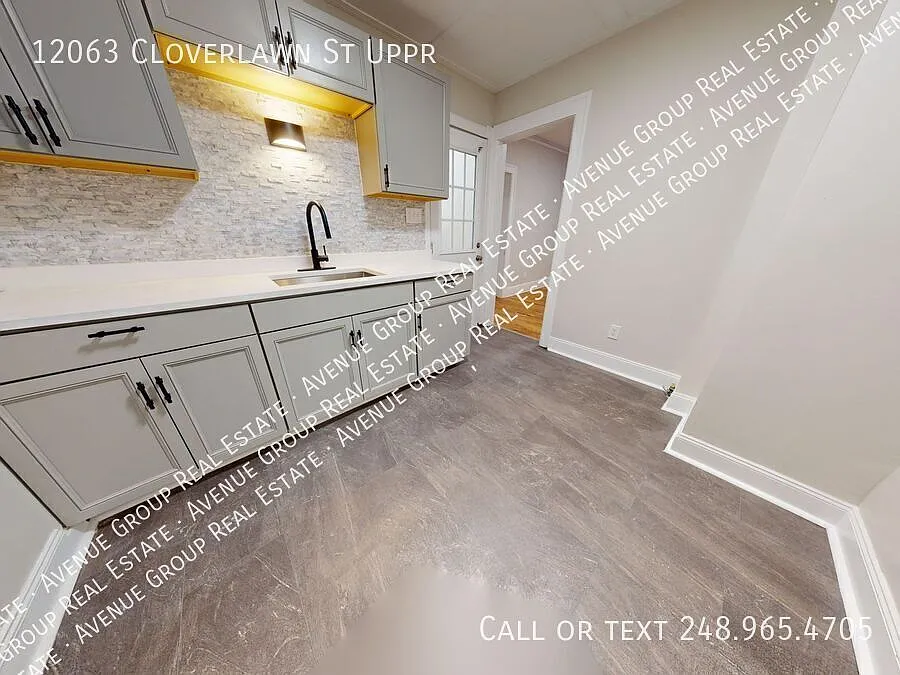 Updated 2-Bedroom, 1-Bath Upper Unit Apartment In Detroit 2nd Month Rent Half Off Offer Valid Unt... — Photo 2