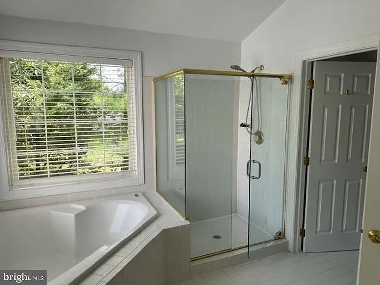 3359 Roundtree Estates Ct — Photo 14