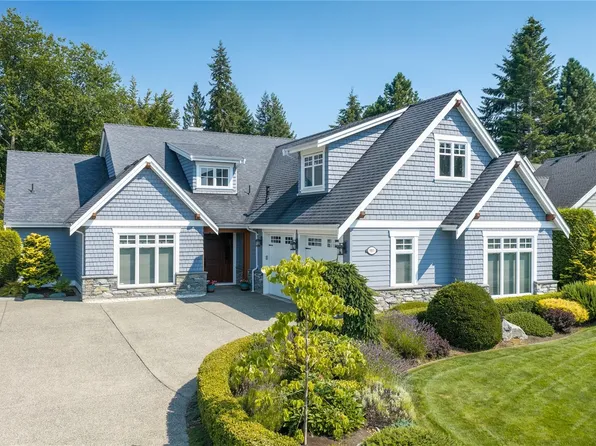 983 Bluffs Dr, Qualicum Beach, BC V9K 0A2