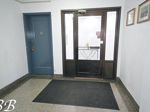3rd image of 2240 Burnett St Floor 3E-3
