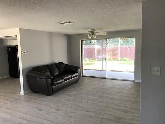 4th image of 3615 Luma Dr