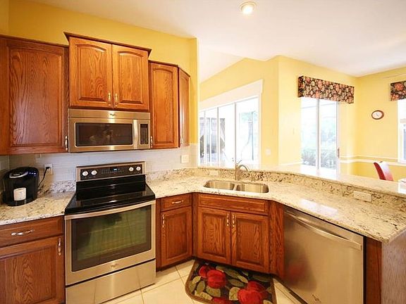 4th image of 13316 Golf Pointe Dr