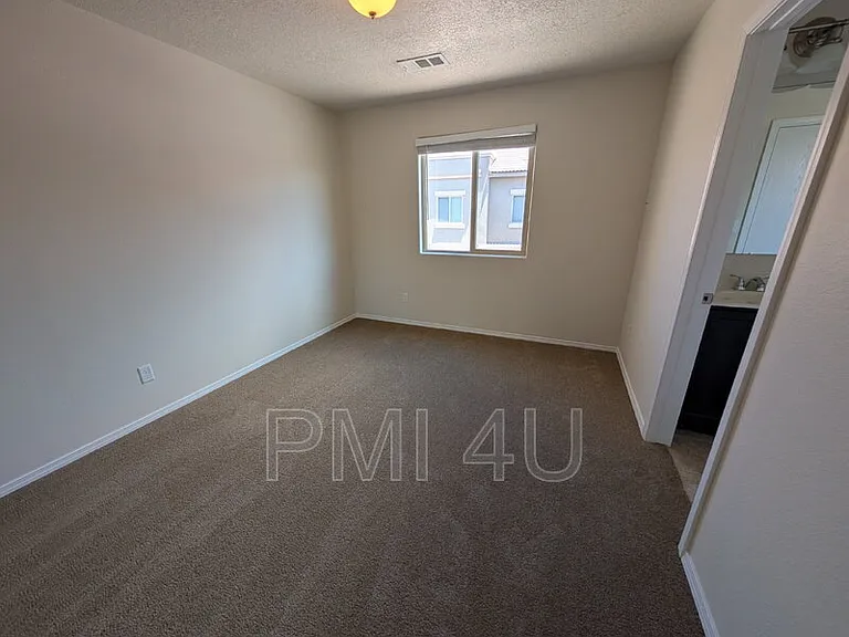 10835 Crissy Field Way NE — Photo 27